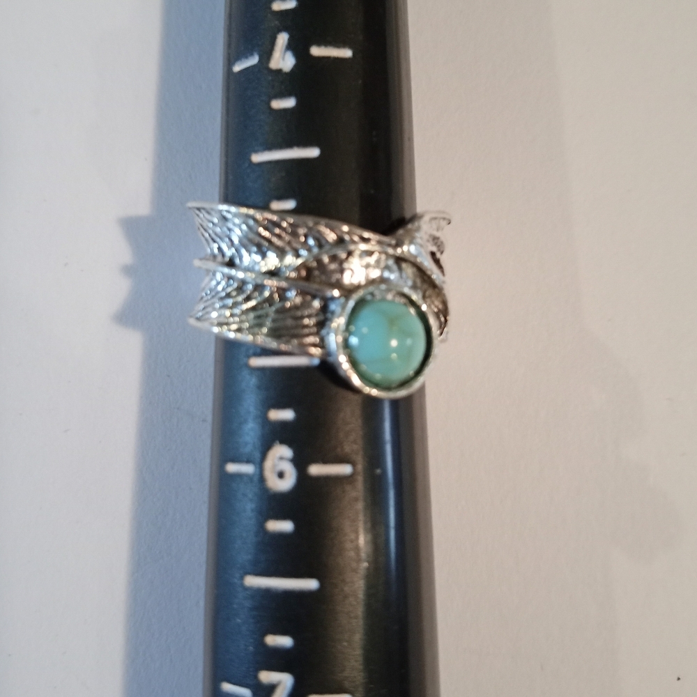 Southwestern Silver Tone Wide Feather Wrap Simulated Turquoise Cabachon Stone - Picture 4 of 4
